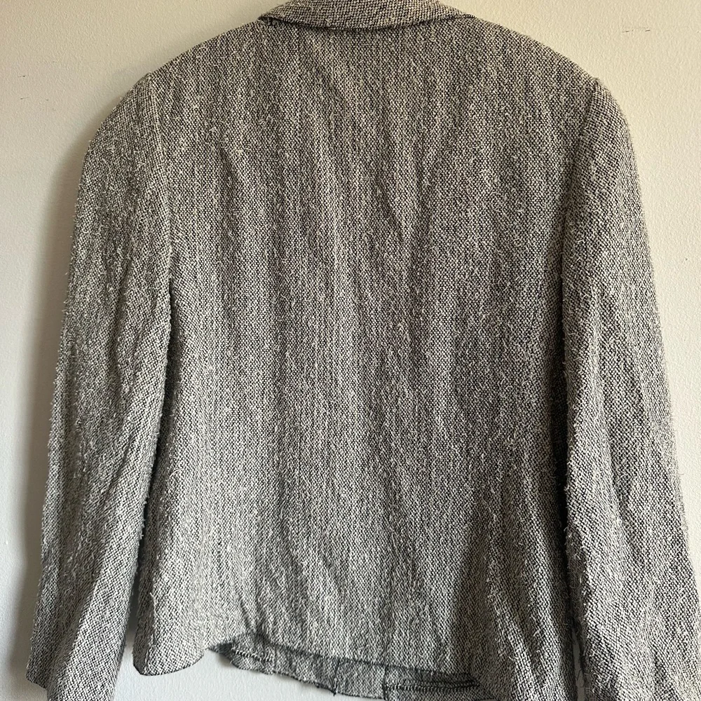Chanel Women's Gray jacket size 36 / 4
